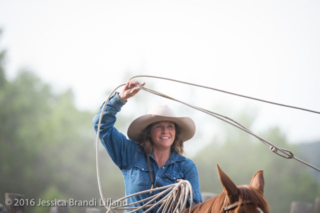 Amy Hale Auker Roping Arizona Cowgirl